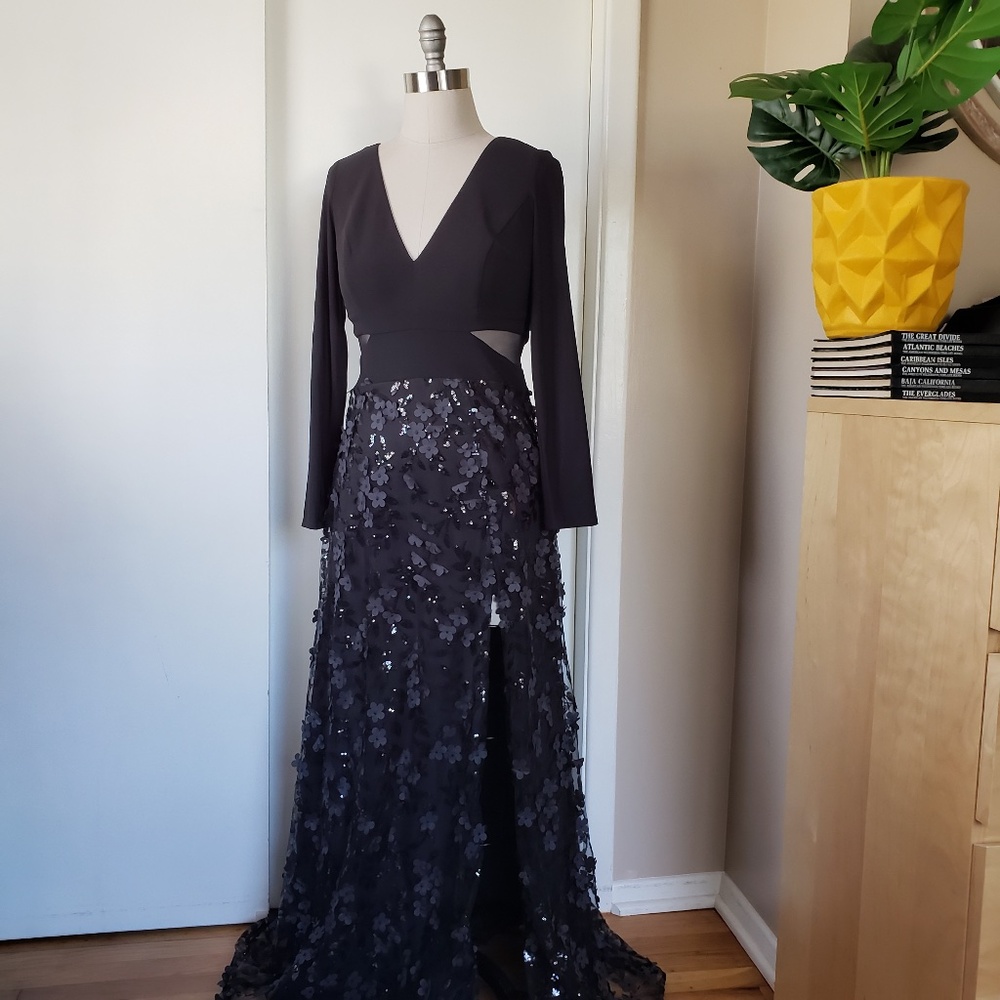 Women's Black 3D Embellished Petal Gown Size 8 NEW!